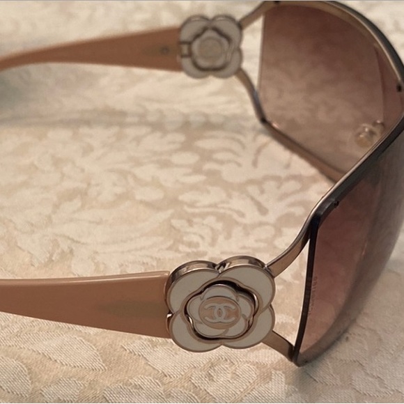 Chanel authentic floral sunglasses with case. No longer available. main image 8